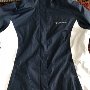 Columbia - Woman’s Stylish Waterproof Rain Coat M